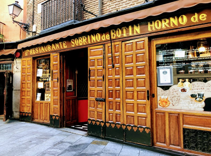 Fachada de Sobrino de Botín, en la calle Cuchilleros, 17 de Madrid.