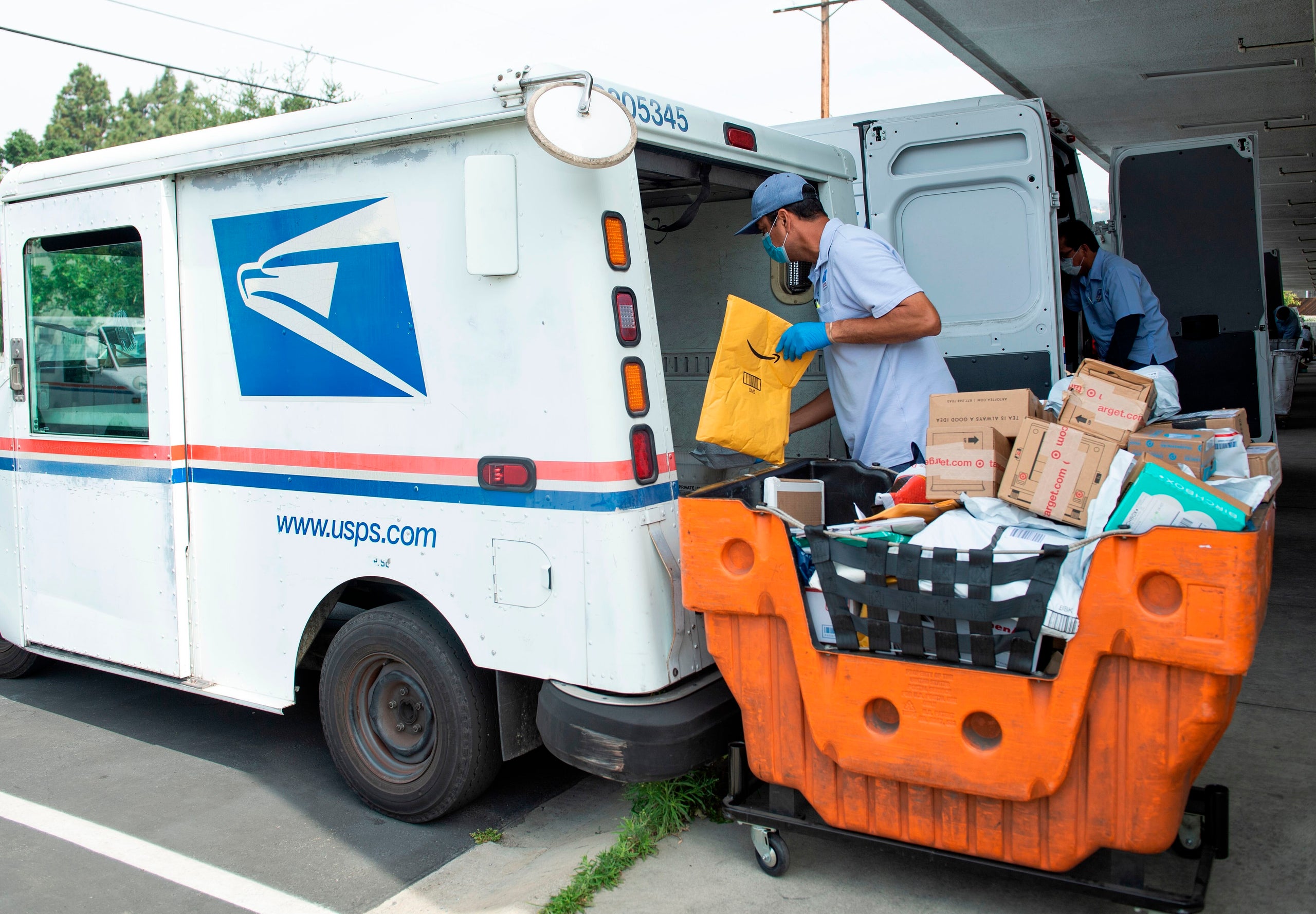 postal-workers-are-dying-in-heat-waves-it-s-only-going-to-get-hotter