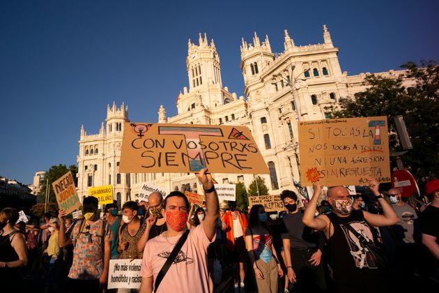 Participantes en una marcha con motivo de la celebración del Orgullo en Madrid, el 28 de