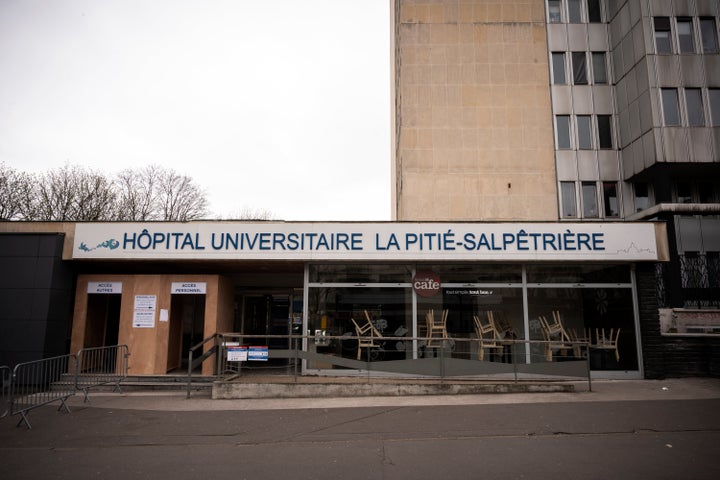 Covid 19 Un Chef De La Pitie Salpetriere Alerte Sur Les Voyageurs Infectes Le Huffpost