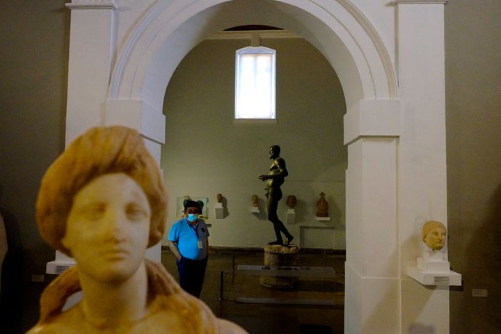 Αρχαιολογικό μουσείο Κύπρου. Η Κύπρος βρίσκεται σε ένα ιστορικό σταυροδρόμι και οι όποιες αποφάσεις θα καθορίσουν τη συνέχειά της. (AP Photo/Petros Karadjias)