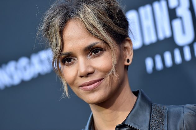 Halle Berry Renonce Au Role D Un Homme Trans Qu Elle Voulait Jouer Le Huffpost