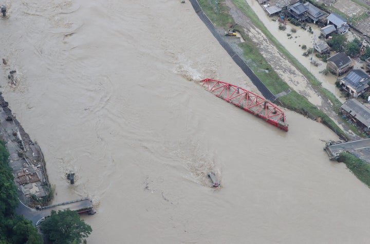 大雨の影響で流された橋＝4日午後、熊本県球磨村