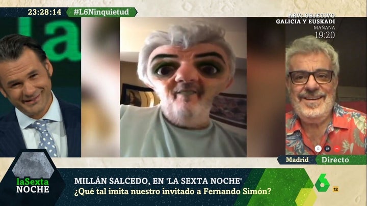 Millán Salcedo, viendo su imitación sobre Fernando Simón en 'laSexta Noche'.