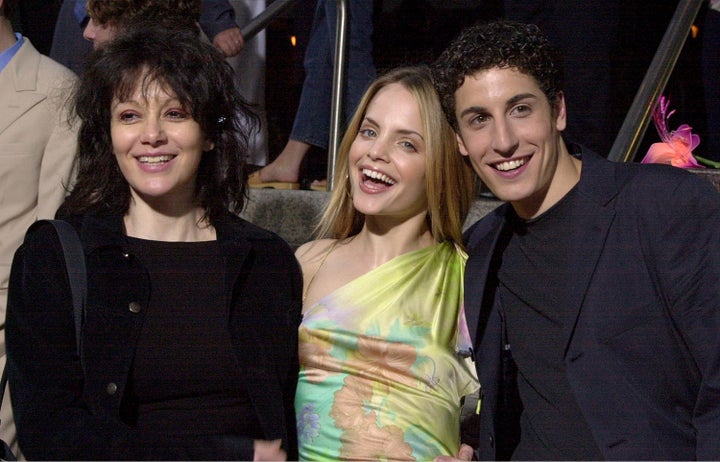 Amy Heckerling, Mena Suvari and Jason Biggs at the Los Angeles premiere of "Loser" on July 20, 2000.