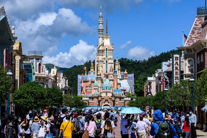 香港ディズニーランド。6月18日に再開したが、7月15日から再び休園となる