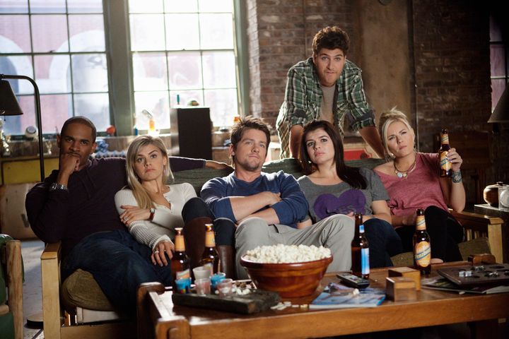 Damon Wayans Jr., Eliza Coupe, Zachary Knighton, Casey Wilson, Adam Pally and Elisha Cuthbert in "Happy Endings."