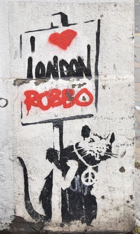 バンクシーの新作はロンドン地下鉄の乗客の前で堂々と描かれた どんな作品なのか 専門家が読み解く ハフポスト アートとカルチャー バンクシーの新作はロンドン地下鉄の乗客の前で堂々と描かれた どんな作品なのか 専門家が読み解く ハフポスト アートとカルチャー