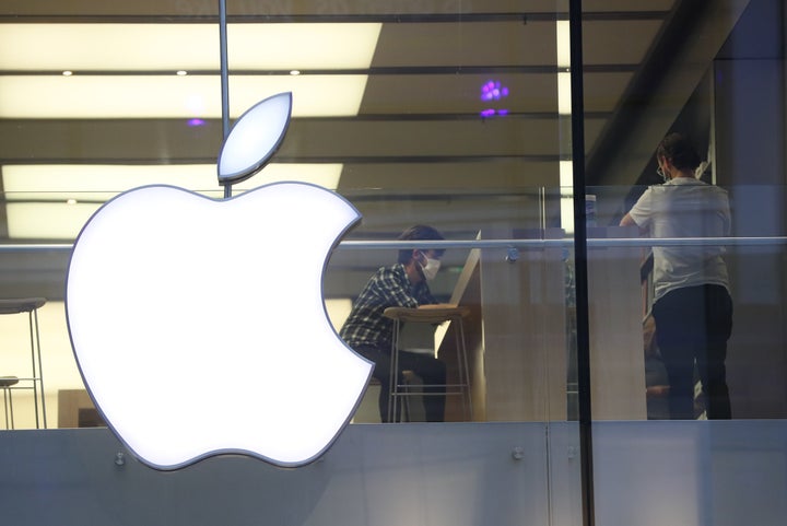 Una tienda Apple en Belfast, Irlanda (Brian Lawless/PA Images via Getty Images)