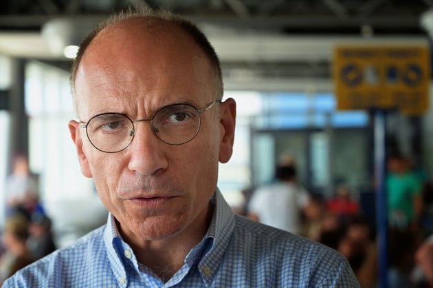 Enrico Letta: "Tornare al Mattarellum e dare voto ai 16enni" Enrico Letta: "Tornare al Mattarellum e dare voto ai 16enni"