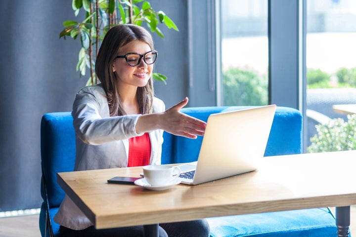 Entrevistas virtuais de emprego passaram a ser expediente cada vez mais comum das empresas na hora de recrutar novos funcionários.
