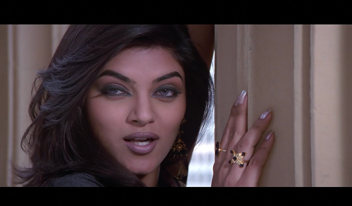 Sushmita Sen in Dilbar Dilbar, a song from Sirf Tum.