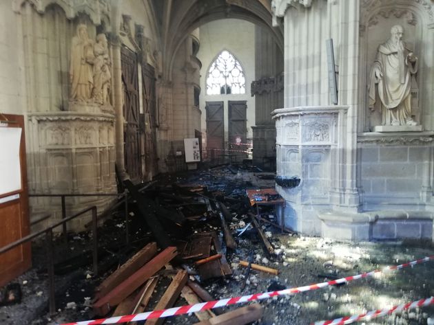 Sur cette photo, les restes de l'orgue de la cathédrale de Nantes, détruit par les
