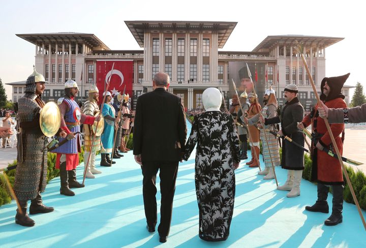 Φωτογραφία αρχείου - Ο Ερντογάν με τη σύζυγό του στο προεδρικό παλάτι