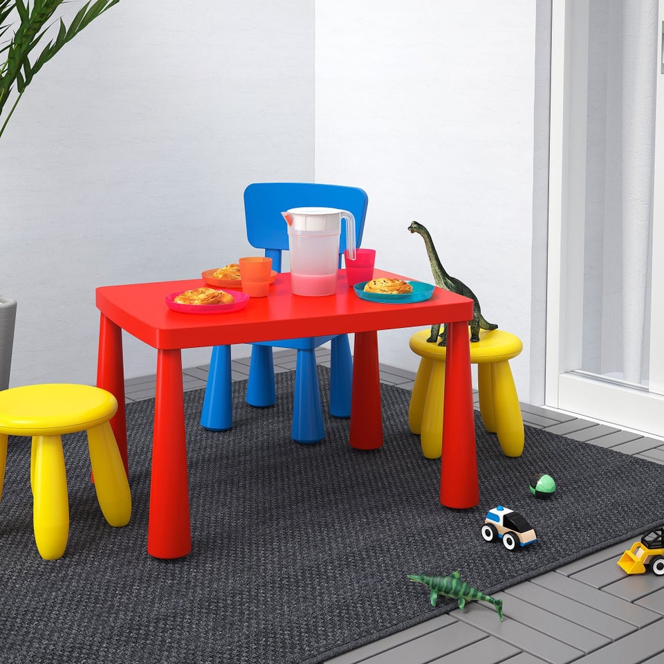 15 Affordable Kids' Desks To Create A Study Space That's Just For Them