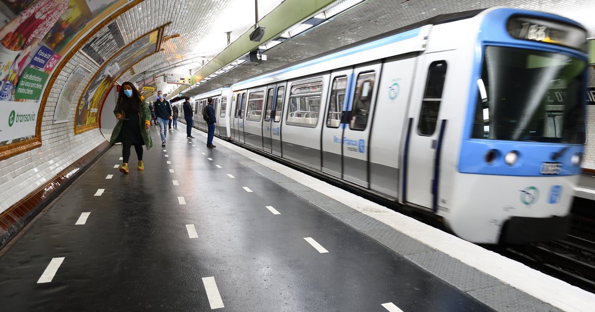 Le Metro A Paris Devient Gratuit Pour Tous Les Jeunes Parisiens Le Huffpost