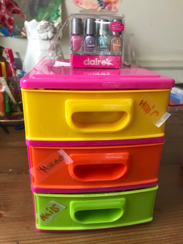 Make-up station