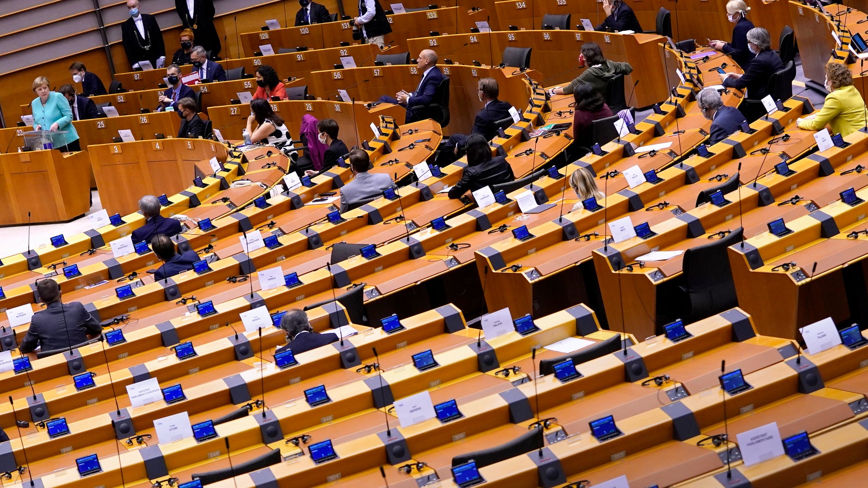 Pourquoi Le Parlement Europeen Menace De Bloquer Le Budget Trouve Par Les 27 Le Huffpost Calendrier Sessions Parlement Européen 2022