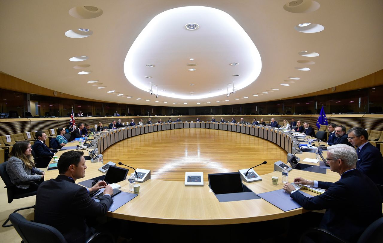  Barnier and Frost attend a meeting with their delegations on further Brexit negotiations at EU headquarters in Brussels, June 29