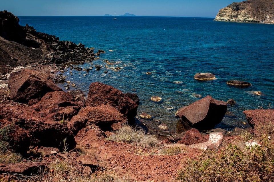 Η διάσημη Κόκκινη Παραλία στη Σαντορίνη