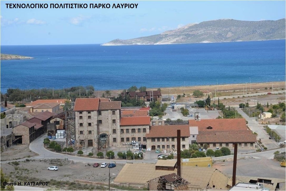 Εικ.14. Πάνω, το Τεχνολογικό Πολιτιστικό Πάρκο Λαυρίου στο χώρο της μεταλλουργικής μονάδας της πρώην Γαλλικής Εταιρίας Μεταλλείων Λαυρίου. Κάτω, μεταλλευτική στοά στα Βίλια Λαυρεωτικής (Vilia mine).