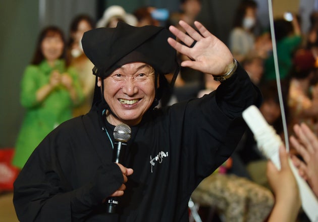 山本寛斎さん死去 娘の未來さんが報告 ロンドンでファッションショー開いた初の日本人デザイナー ハフポスト 山本寛斎さん死去 娘の未來さんが報告 ロンドンでファッションショー開いた初の日本人デザイナー ハフポスト