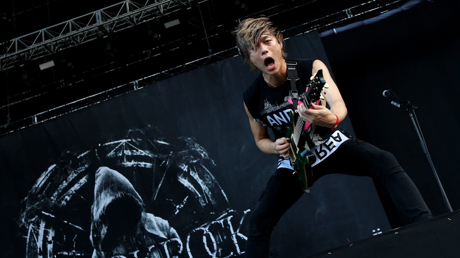 One Ok Rockのtoruさん 新型コロナ感染で入院 現状 容体は安定 ハフポスト One Ok Rockのtoruさん 新型コロナ感染で入院 現状 容体は安定 ハフポスト