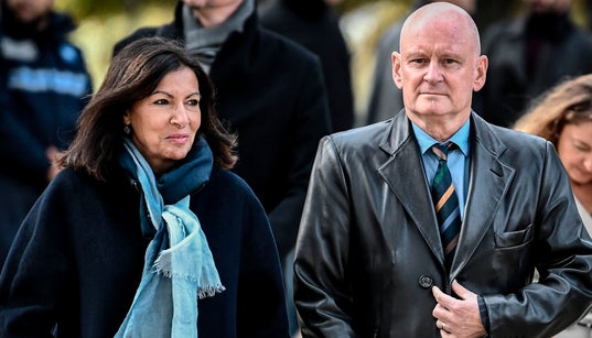 Des notes de frais de repas entre Girard et Matzneff retrouvées par la mairie de Paris, selon