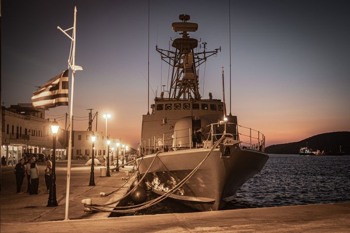 24 Ιουλίου 2020 - Πλοίο του Πολεμικού Ναυτικού στα Κατάπολα στην Αμοργό(Photo by Fabien Pallueau/NurPhoto via Getty Images)