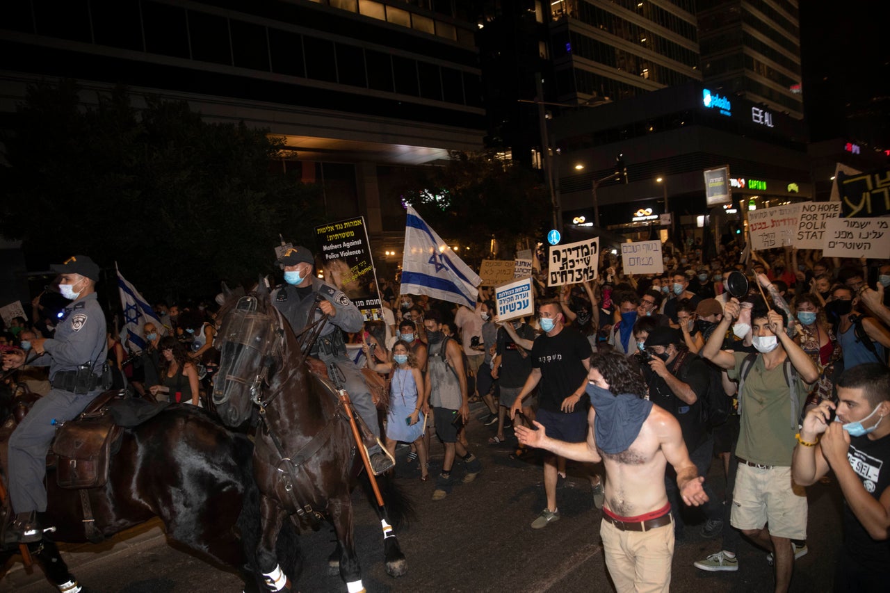 Αντικυβερνητικές διαδηλώσεις και χθες στο Ισραήλ παρά την έξαρση των κρουσμάτων. 