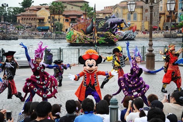 東京ディズニーランド シー ついに 年パス でも入園可能に それでも 当選者が手放しに喜べないワケ ハフポスト