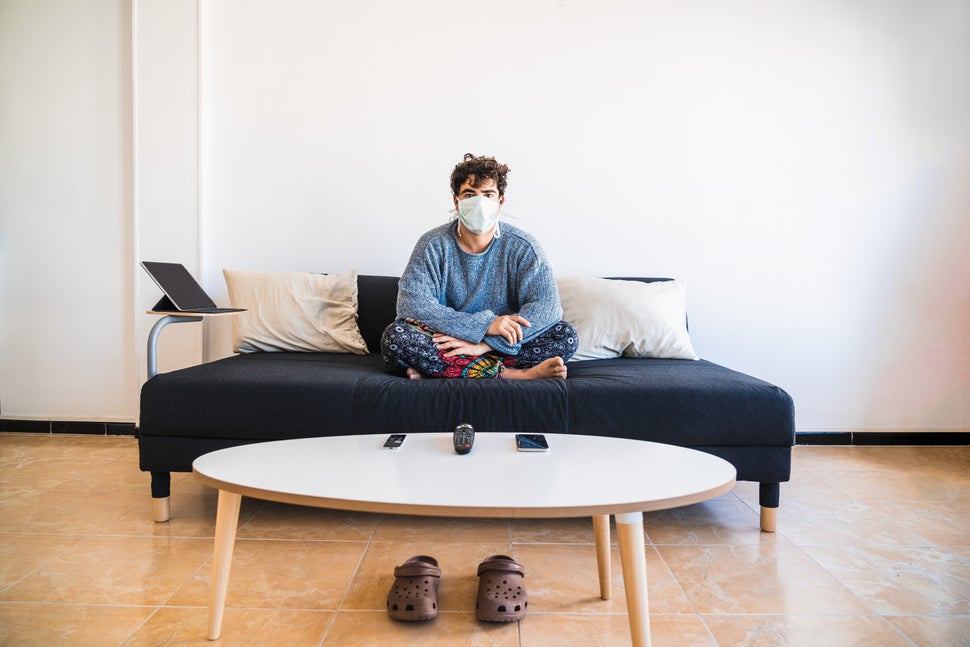 Neste novo cenário, de flexibilização do isolamento, Brunoni alerta para a possibilidade das pessoas desenvolverem o que a psicologia chama de <strong>agorafobia, que é</strong> basicamente o desconforto de ficar em espaços públicos.