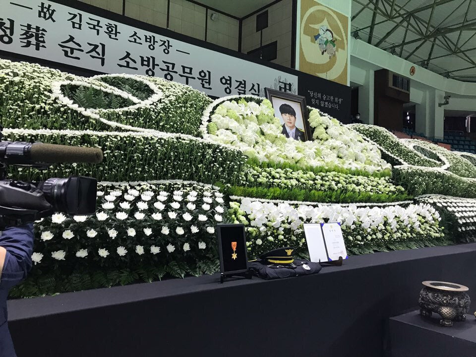 2일 오전 전남 순천시 팔마체육관에서 순직한 김국환 소방장의 영결식이 열리고 있다.
