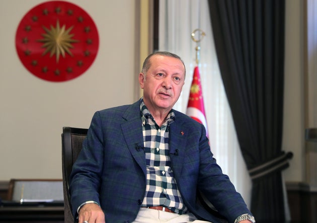 Ebru e Aytaç, in digiuno fino alla morte contro Erdogan Ebru e Aytaç, in digiuno fino alla morte contro Erdogan