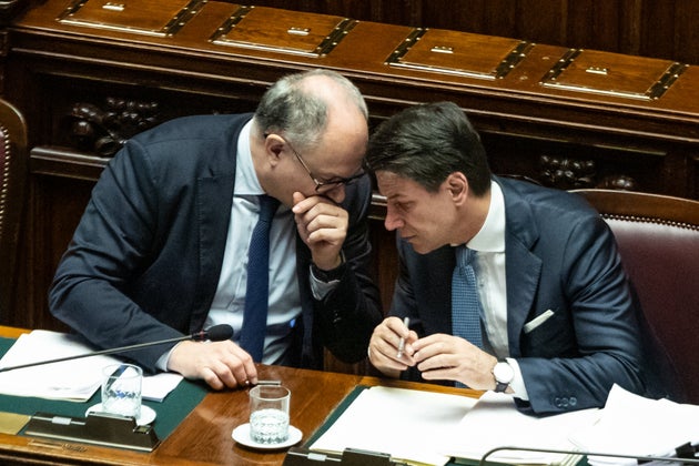 Blocco dei licenziamenti, scontro nel governo. Fumata nera sul decreto Agosto Blocco dei licenziamenti, scontro nel governo. Fumata nera sul decreto Agosto