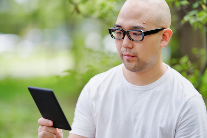 「移動の合間に読書することが多かった」というセールス担当のS。最近は業務効率化できたはずなのに、気づけば読書量が減少していた……。