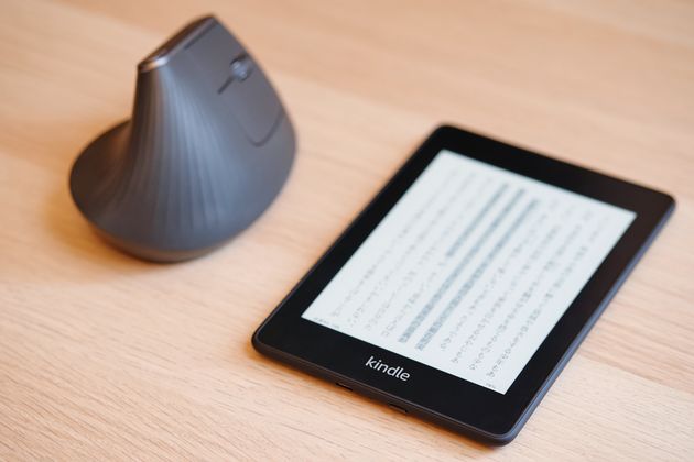 おうち時間が増える中 約40 が 読書量が増えた と回答 今 本の悩みをkindle Paperwhiteで解決する方法 ハフポスト