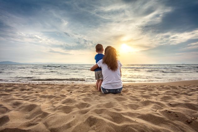 Chiede distanze per il figlio trapiantato. Aggredita in spiaggia: 