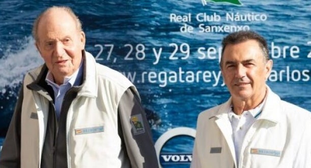 Juan Carlos I y Pedro Campos en Sanxenxo en 2019.