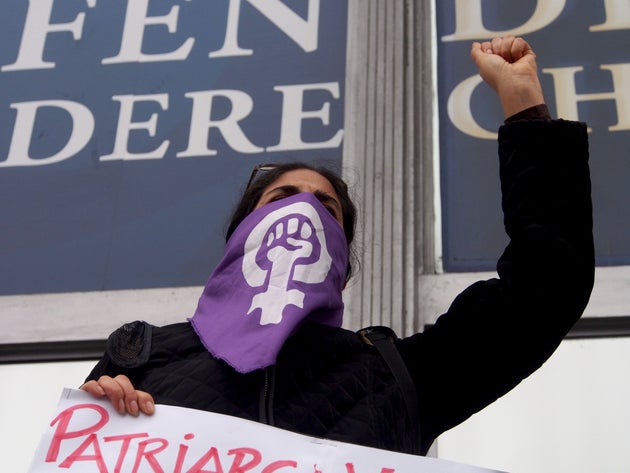 Las Mujeres En Peru Mas Cerca Del Poder Real El Huffpost