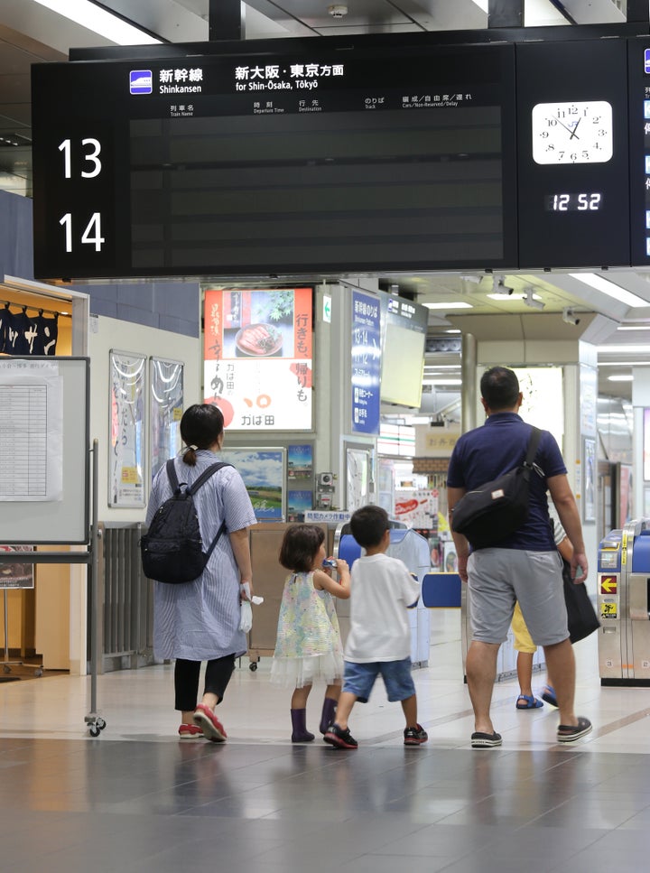 帰省する家族のイメージ写真