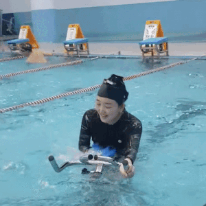 아쿠아바이크 체험하는 나