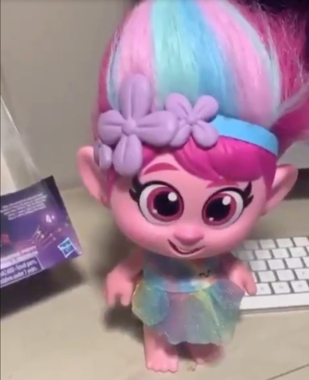 hasbro trolls doll pulled