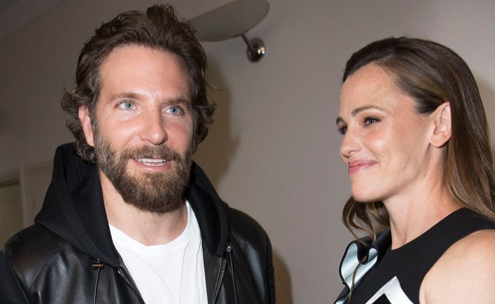 Bradley Cooper y Jennifer Garner, en la Semana de la Moda de París en 2016.