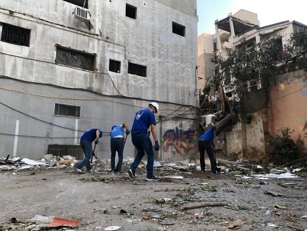 Des travailleurs de l'ONG Islamic Relief à Beyrouth.