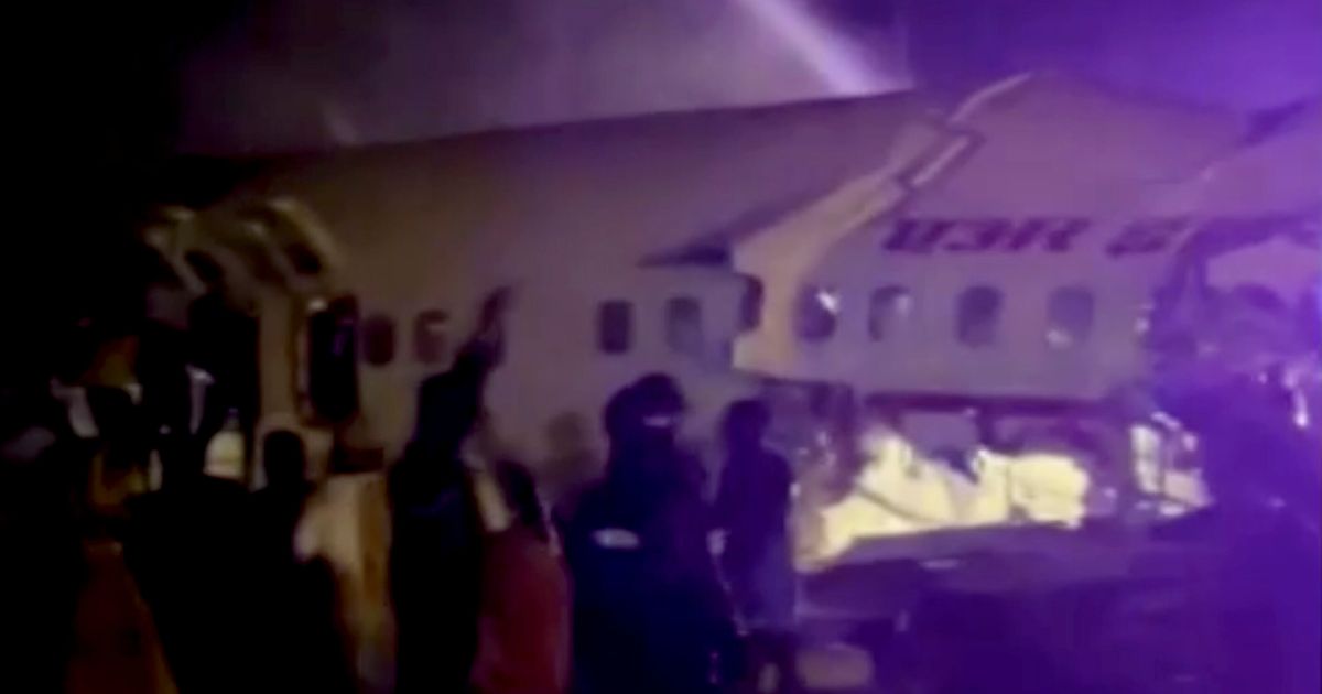 17 Dead As Air India Plane Breaks In Two In Kerala Huffpost Uk 5081