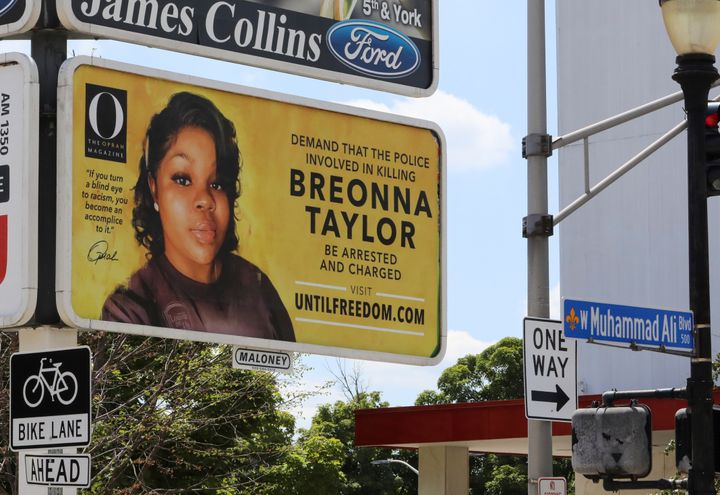 Oprah Winfrey a payé 26 panneaux publicitaires pour réclamer justice pour Breonna Taylor.