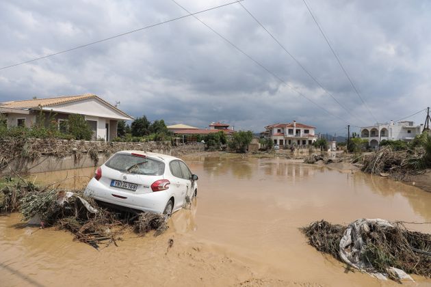 Τραγωδία στην Εύβοια- Νεκροί από τις πλημμύρες | HuffPost Greece