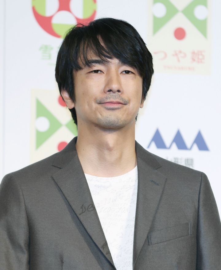 俳優 眞島秀和 新型コロナに感染 8月13日スタートの主演ドラマ おじカワ は予定通り放送 ハフポスト News