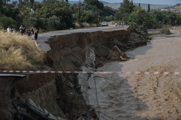 Η γέφυρα του ποταμού Λήλαντα μετά τις καταστροφές της περασμένης Κυριακής
